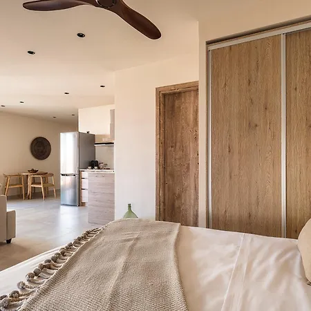 Nomada Chania * 하니아